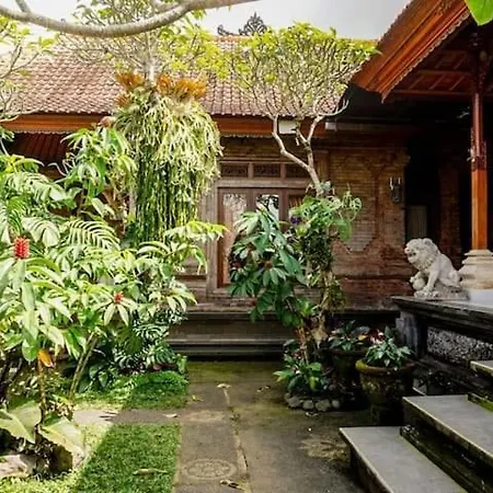 Homestay Jro Mangku Gede House